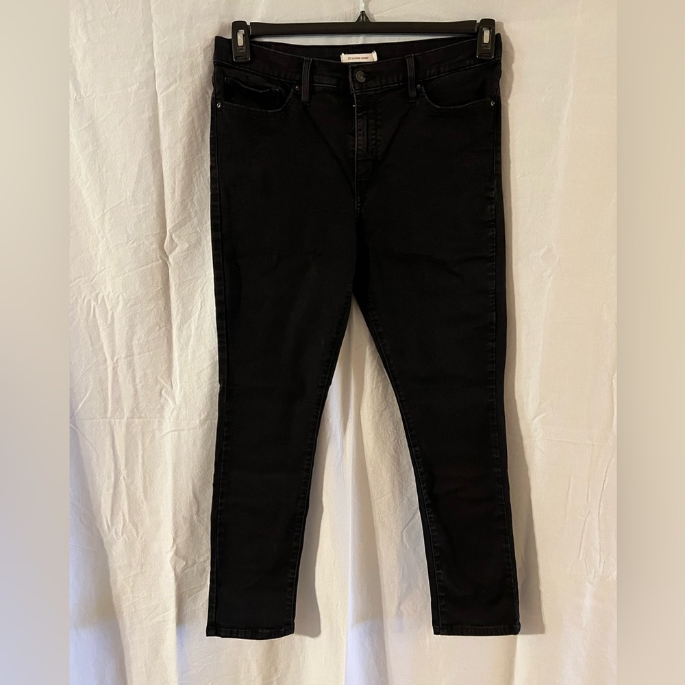 Women's 311 Shaping Skinny Jeans
